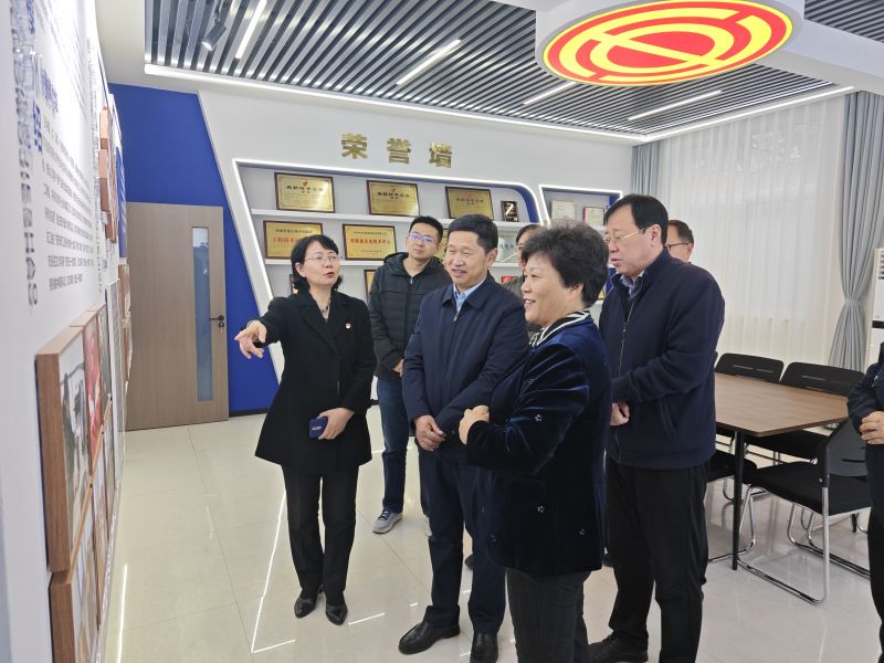 嗯,啊,不要吸那里啊啊啊啊视频2025年05月09日上午 安阳市人大常委会副主任、市总工会党组书记、主席夏军一行莅临华阳电磁铁参观调研；对公司2023年全国五一劳动奖章获得者汪利娜慰问，并听取劳模工作室相关情况汇报